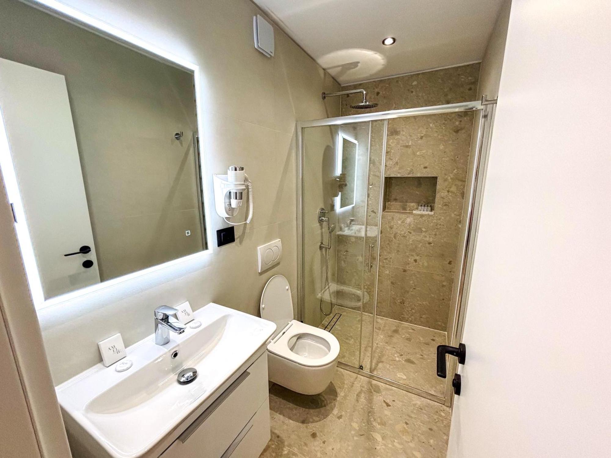 Marthinis Luxury Suites Split Exterior foto